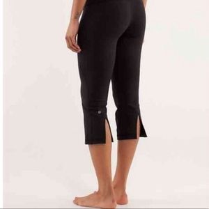 Lululemon Cropped Flare Leggings